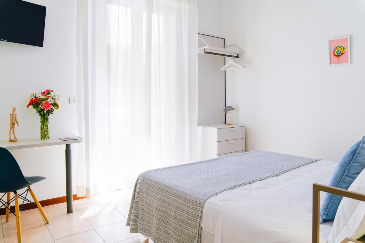 Hotel Mon Pays Rimini Buitenkant foto
