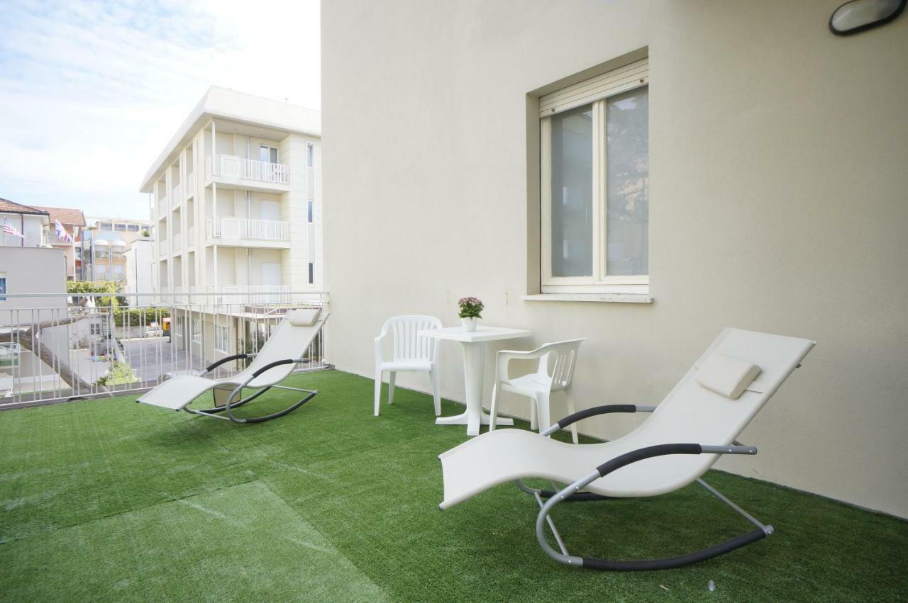 Hotel Mon Pays Rimini Buitenkant foto